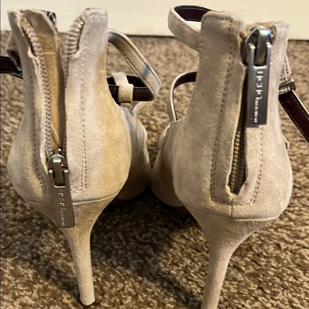 BCBGeneration Tan Heels - Picture 6 of 13